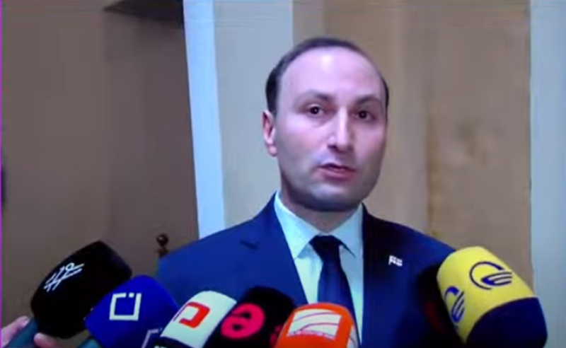 "ყველაფერი რიგზეა"- როგორ ხსნიან "ოცნებაში" რუსული კანონის თითქმის 2 წუთში დამტკიცებას