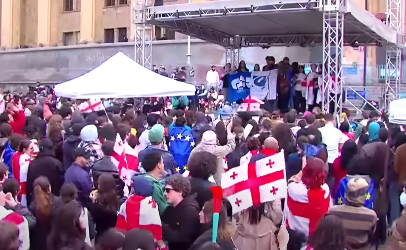 საქართველო ივანიშვილის გარეშე! - რუსთაველის გამზირზე სიტყვით გამოსვლები დაიწყო
