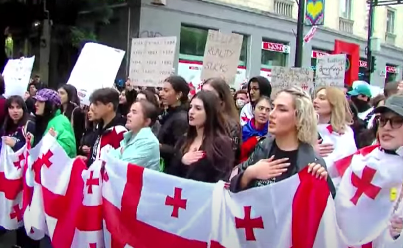 თბილისში ფართომასშტაბური მსვლელობა დაიწყო - ახალგაზრდებმა გეზი სხვადასხვა ლოკაციიდან აიღეს