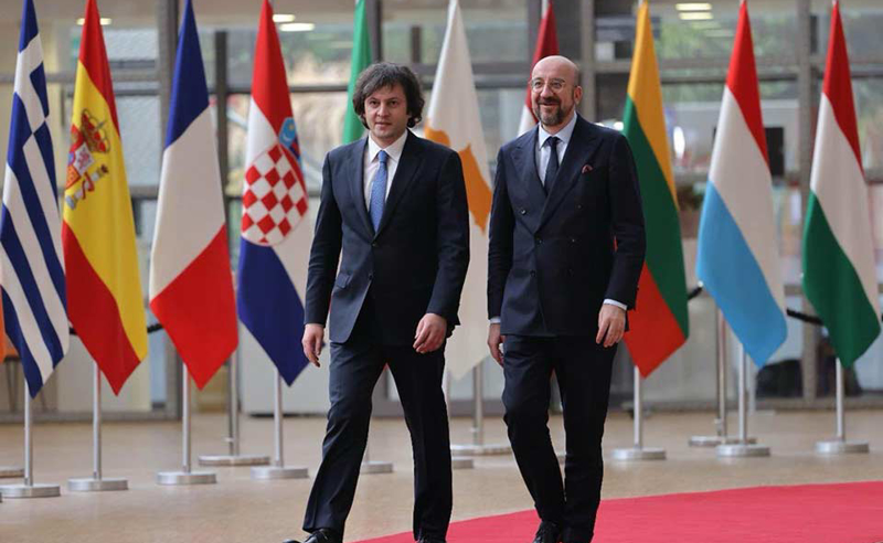 პირველივე ზარის დროს დავაფიქსირე მზაობა კონსულტაციებზე - რას ამბობს კობახიძე მიშელთან კომუნიკაციაზე