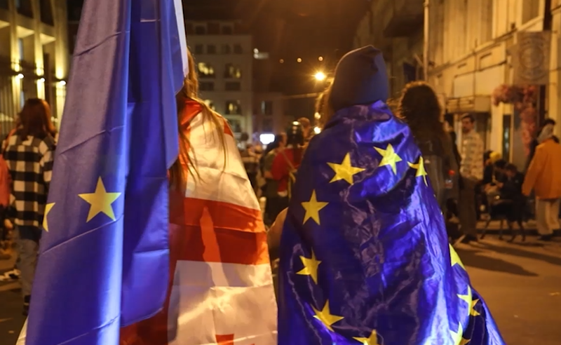 რუსული კანონის მოწინააღმდეგე სტუდენტები პეკინის გამზირზე იმყოფებიან - რა გეგმა აქვთ ახალგაზრდებს?