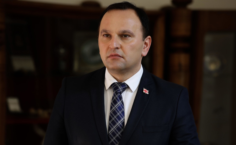 მანჯგალაძე "ოცნებას": ევროკომისარს აბრალებთ ტერაქტის მუქარას, ამერიკას სუვერენიტეტის ხელყოფას, კიდევ რა უნდა თქვათ ან გააკეთოთ რომ ნამდვილ რუსად იგრძნოთ თავი? 