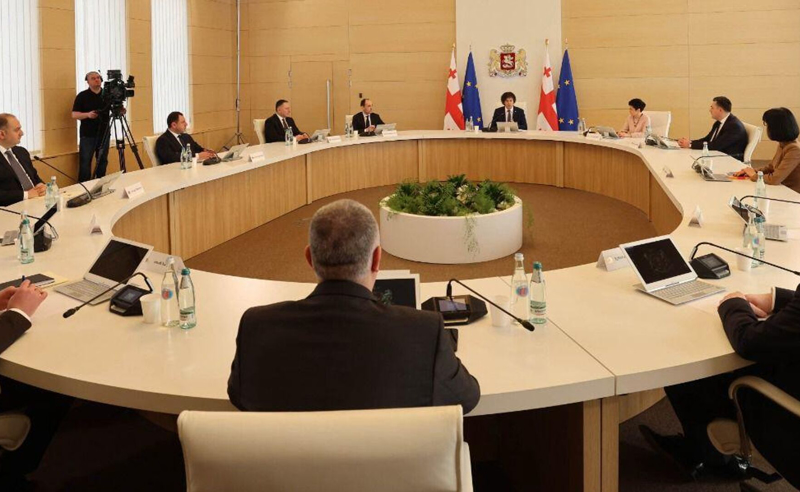 ხელისუფლება მრავალმილიონიან კონტრაქტებს მალავს - რატომ არ აწყობთ გამჭვირვალობა?