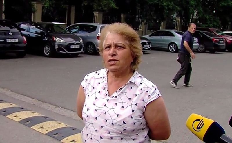 როგორ მოხვდა ხილით მოვაჭრის სახლში ხელყუმბარები და ისლამური სახელმწიფოს სიმბოლიკიანი დროშები? - რას ყვება დაკავებულის ოჯახის წევრი