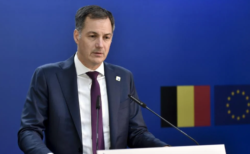 ბელგიის პრემიერ მინისტრი ალექსანდრ დე კრო თანამდებობიდან გადადგა