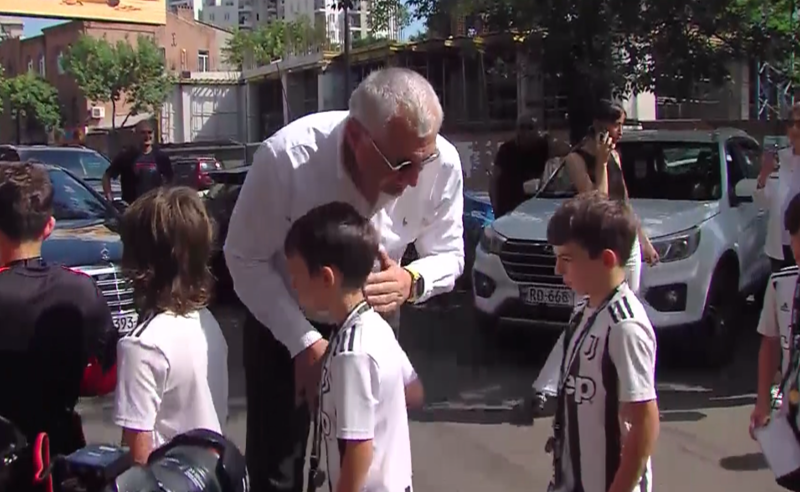 ჩვენმა პატარა ჩემპიონებმა, წალენჯიხის "იუვენტუსმა" ძალიან დიდი წარმატება მოგვიტანა ყველას - ხაზარაძე