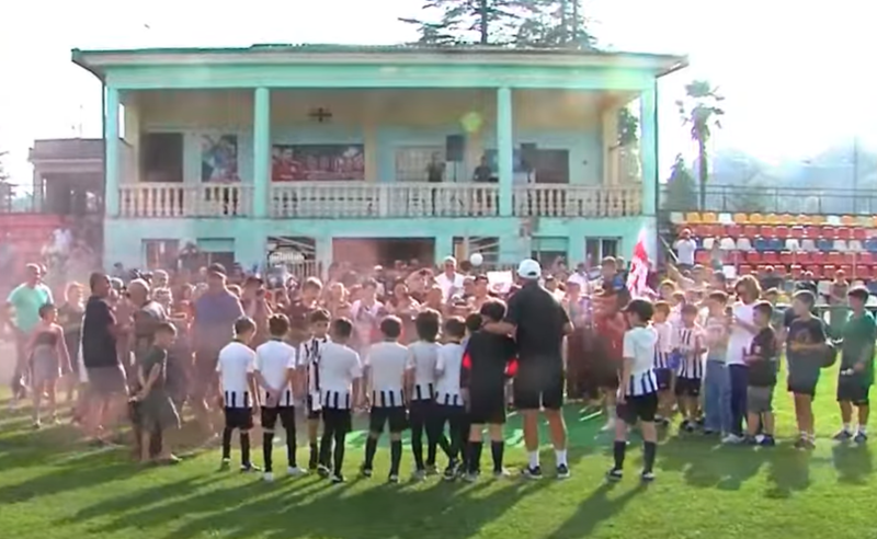 წალენჯიხაში დაბრუნებულ პატარ იუვენტუსელებს თანამოქალაქეები ოვაციებით შეხვდნენ