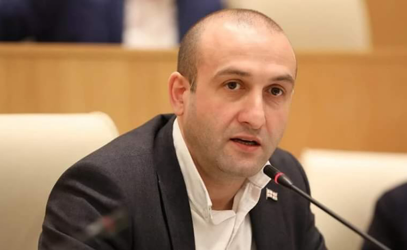 "ოცნება" უნდა ჩამოყალიბდეს, რომელ გზას ირჩევს: ირაკლი კობახიძის გზას, თუ გურამ მაჭარაშვილის - იაგო ხვიჩია