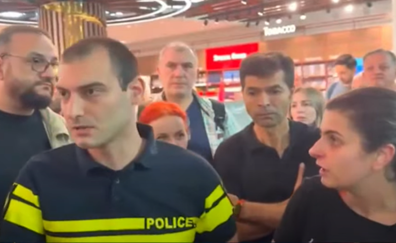 ხმაური თბილისის საერთაშორისო აეროპორტში - ანტალიის ავიარეისს 300-მე მგზავრი ისევ ელოდება