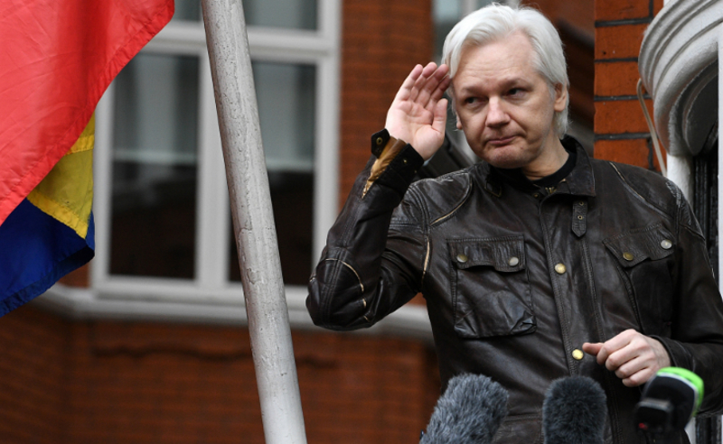 Wikileaks-ის დამფუძნებელი ჯულიან ასანჟი პატიმრობიდან გათავისუფლდა