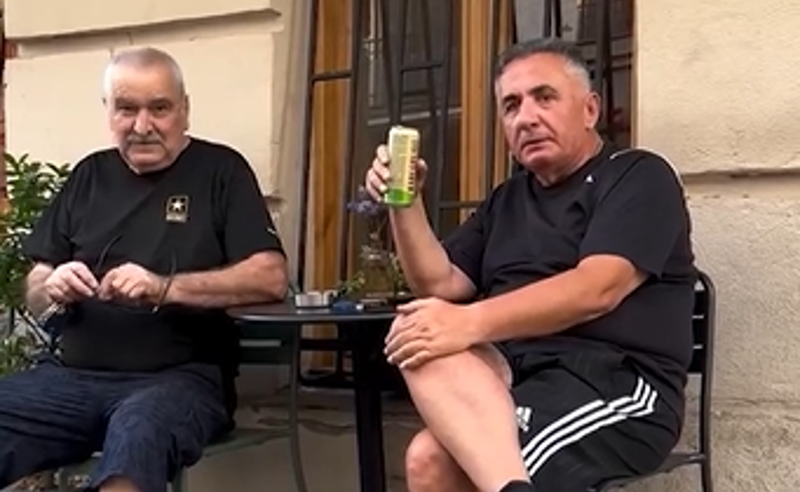 რუსული კანონის მხარდამჭერ ბეჟან წაქაძეს "მონა" ეძახეს (ვიდეო)