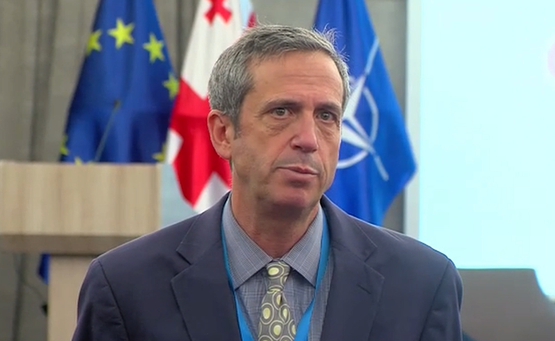 ივანიშვილის ყოფილი მრჩეველი ქართველ ოლიგარქს აკრიტიკებს