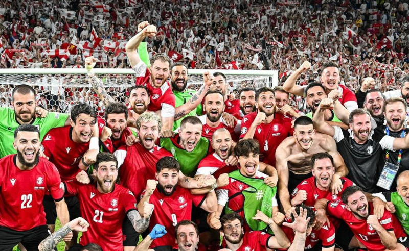 გილოცავთ ამ დიდ გამარჯვებას! ისტორია გრძელდება ერთობით და ერთმანეთის გვერდში დგომით! - ბუდუ ზივზივაძე