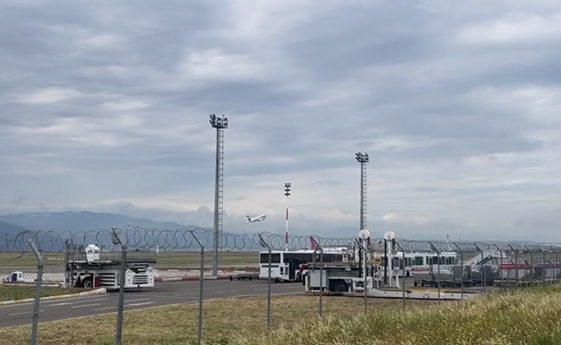 საქართველოდან ფეხბურთის გულშემატკივრებით სავსე პირველი თვითმფრინავი აფრინდა (ვიდეო)
