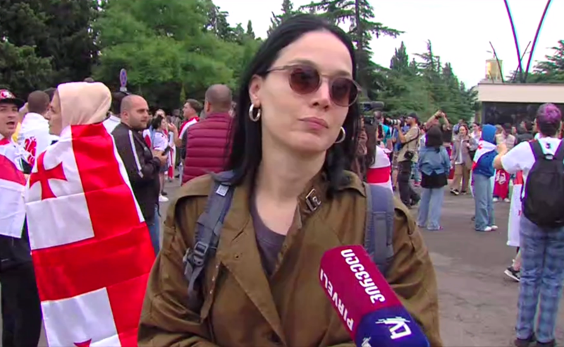 ამ ბიჭებმა ერთობა დაგვანახეს, ასეთ ქვეყანაში მინდა ცხოვრება, როცა ყველას ერთმანეთი უყვარს - კალატოზიშვილი ნაკრების ფეხბურთელებს დახვდა