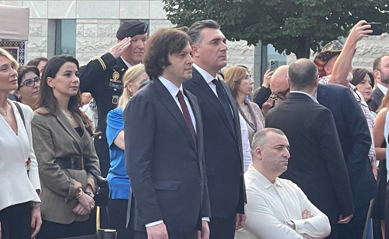 კობახიძის პირველი შეხვედრა სანქციების შემდეგ ამერიკის ელჩთან - რა ხდება ამერიკის საელჩში? (ფოტოები)