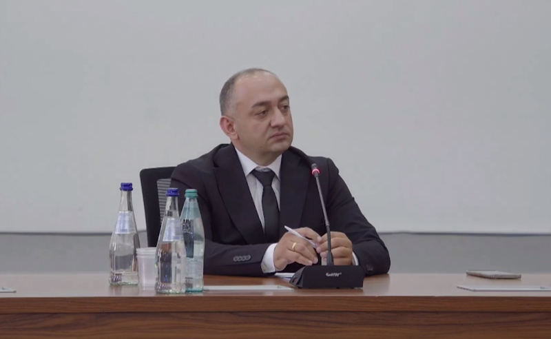 კაცი, რომელსაც გენერალური პროკურორობა უნდა, ამბობს რომ ცოლ-ქმარს შორის კონფლიქტის მოგვარებაში მიდგომები უნდა შეიცვალოს