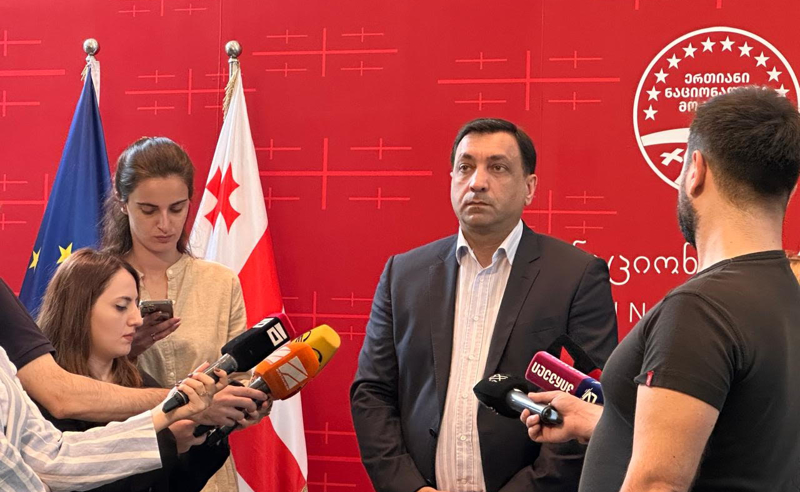 ლევან ბეჟაშვილი - „ამნისტიის შესახებ“ კანონის „ქოცური“ ვარიანტი პრაქტიკულად, პოლიტიკური დოკუმენტი იქნება - „ოცნებამ“ ის მათთვის სასურველ პირებზე გაავრცელა
