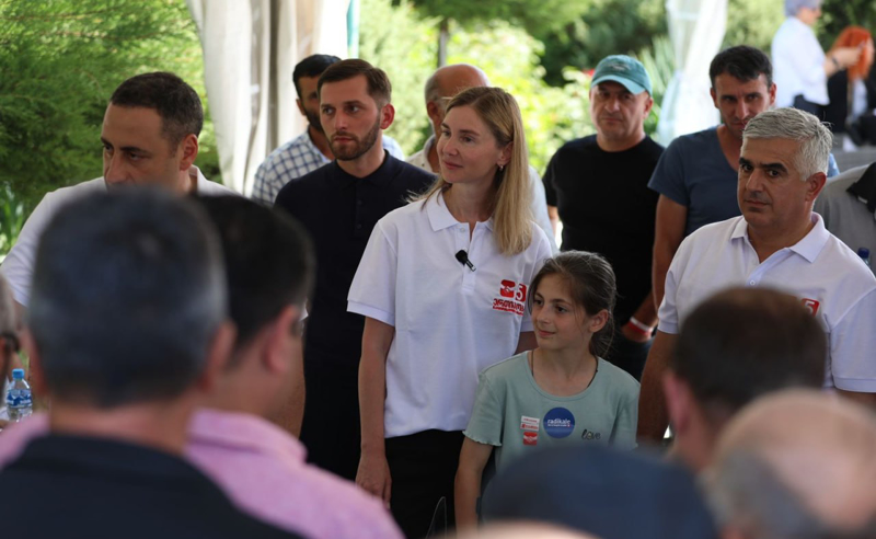 თინა ბოკუჩავა, თელავში, არასამთავრობო ორგანიზაცია EECMD-ის მიერ გამართულ "დემოკრატიის ფესტივალს" ესწრება