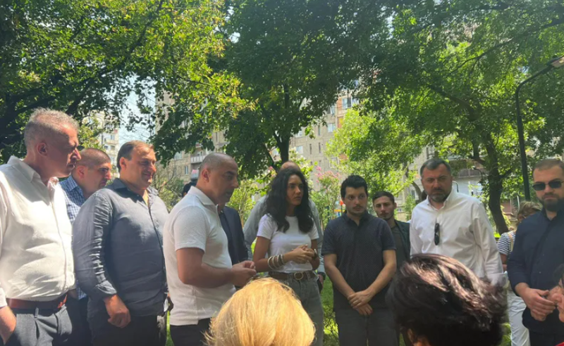 ვხვდებით ყველას, მოვისმენთ ყველას პრობლემას, განწყობა წარმოუდგენლად დიდია, ხალხი ემზადება 26 ოქტომბრის გამარჯვებისთვის - ჯაფარიძე