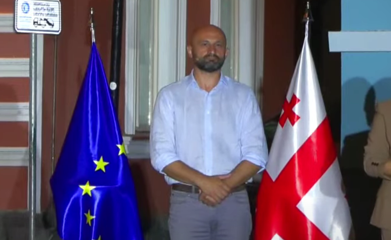 საქართველოს არაკომპეტენტური ხელისუფლება უნდა ჩამოვაშოროთ - ცუცქირიძე