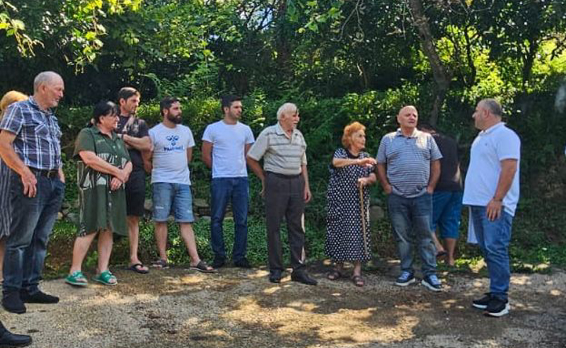 სოფელ ლეღვაში ყველანაირი კომუნალური ინფრასტრუქტურის პრობლემის ფონზე, მოვუწოდებ ადგილობრივ მთავრობას, დროულად იმოქმედონ - თედორაძემ