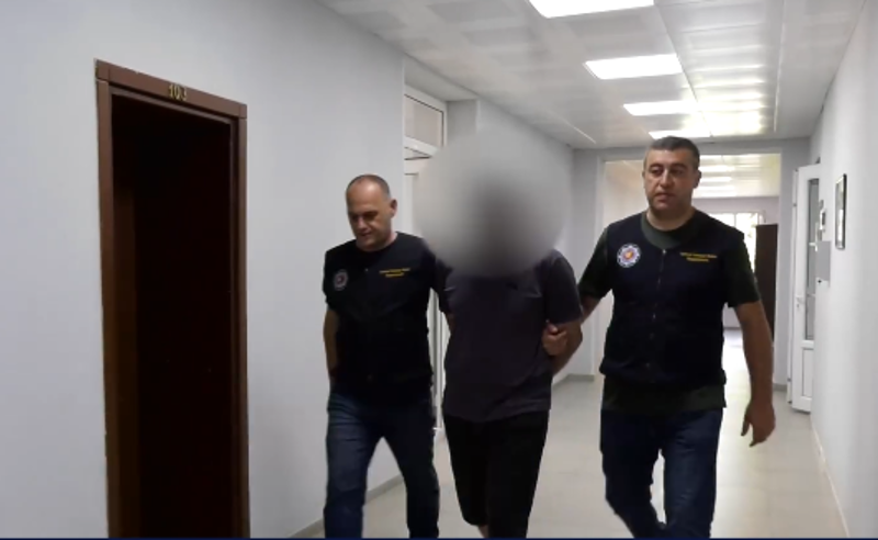 ერთი ბოთლი ლუდის გამო დაჭრილი კურიერის საქმე - შსს-მ ძებნილი პირი დააკავა