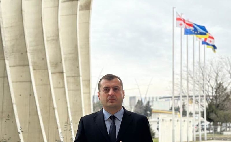 “ხელისუფლების არაკომპეტენტურობის ბრალია, ბავშვები თერჯოლის სკოლაში რომ ვერ სწავლობენ“- ცამციშვილი
