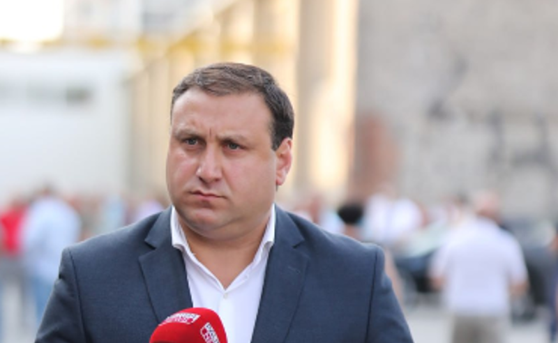 ერთი მხრივ, ივანიშვილის კრიმინალური ბანდა დასავლეთს ლანძღავს და მეორე მხრივ, საფრანგეთისგან სესხ იღებს - ფარულავა