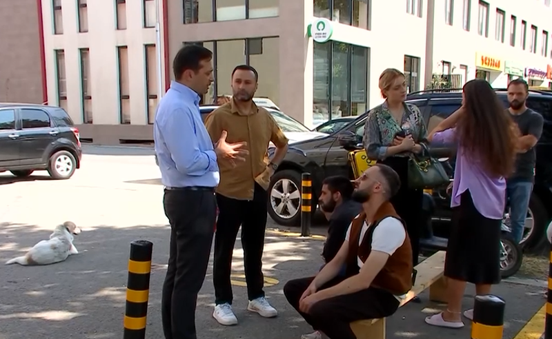 "საქმე ეხება შრომით დისკრიმინაციას" - ომბუდსმენი "ევოლუშენ ჯორჯიას" გაფიცულ თანამშრომლებს შეხვდა