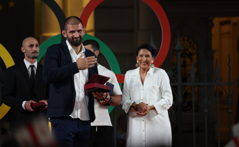 ვემიჯნები მის პოლიტიკურ შეხედულებებს, სამშობლოს სჭირდება ღირსეული პრეზიდენტი - გენო პეტრიაშვილი