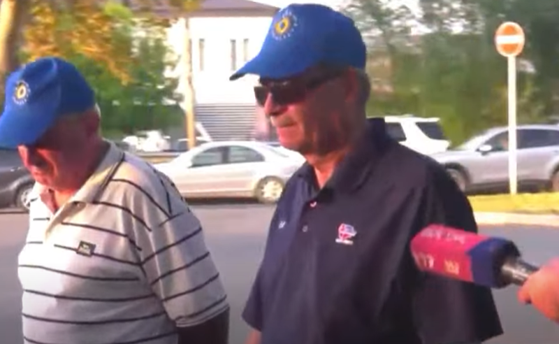 "დავიღალეთ, მოვალთ ისევ" - დაჯავშნილი აკვარიუმით გორში ჩასულ ოლიგარქს ხალხი შემოცალა 