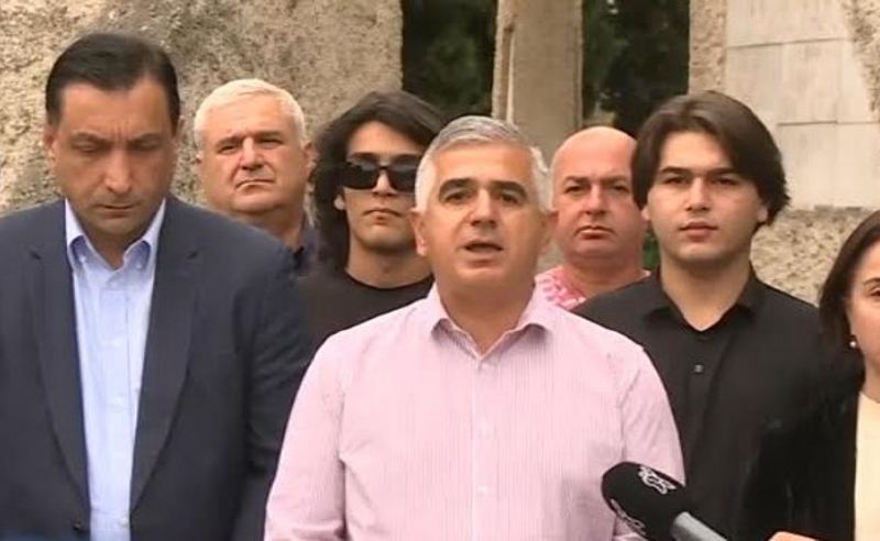 არც გიორგი ანწუხელიძეს, არც არცერთ გმირს, არავისთან ბოდიში მოსახდელი არა აქვთ - ბოტკოველი