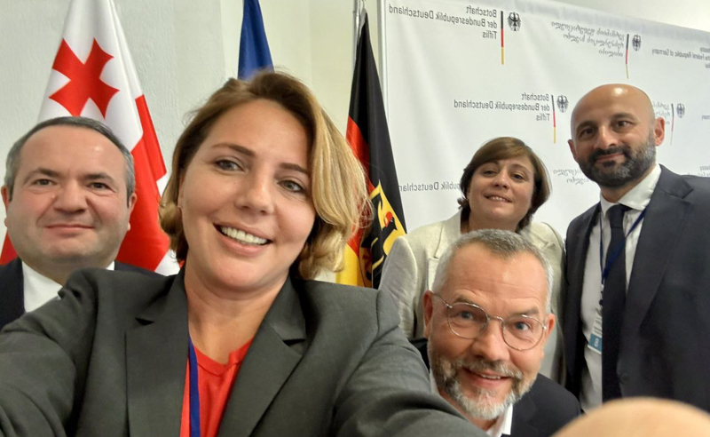 "ძლიერი ოპოზიციის გარეშე, ყველა დემოკრატია კვდება" - როთი