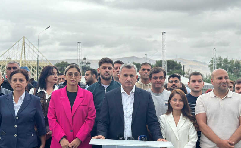 კირკიტაძე: დავტოვოთ ივანიშვილი დღეს აქ, რუსთავში თავის ხელოვნურ, ვიდეოზე ჩაწერილი ტაშით და ასევე საკადრისი პასუხი გავცეთ 26 ოქტომბერს