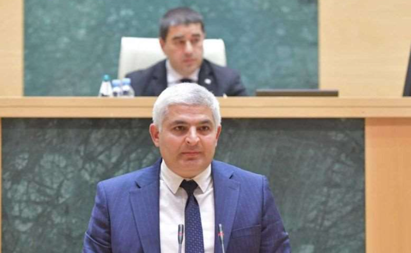 მე-12 კლასის ისტორიის მასალის რედაქტორი, რუსული კანონის ხელმომწერი დეპუტატი, გიორგი სოსიაშვილი იქნება - ჯავახიშვილი