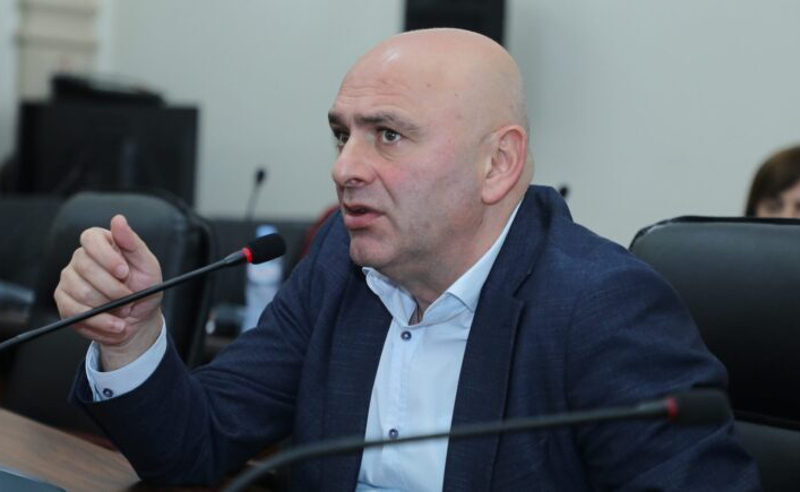ბათუმის საკრებულოს თავმჯდომარე, რამაზ ჯინჭარაძე გადადგა