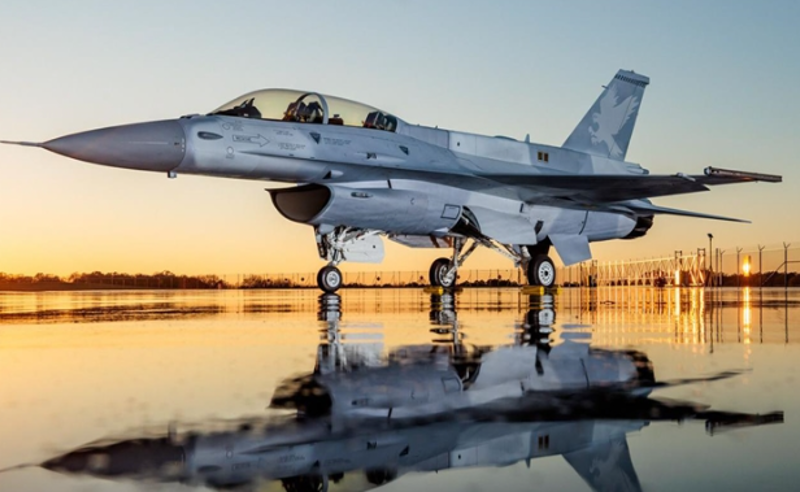 ნიდერლანდებმა უკრაინას F-16-ების პირველი პარტია გადასცა
