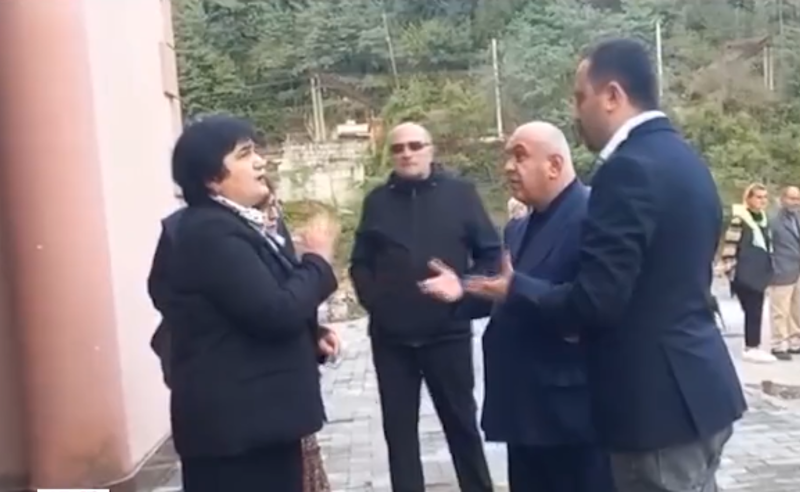 ხარაგაულის მერმა ადგილობრივი მედიის წარმომადგენლები "ოცნების" საარჩევნო შეხვედრაზე არ შეუშვა