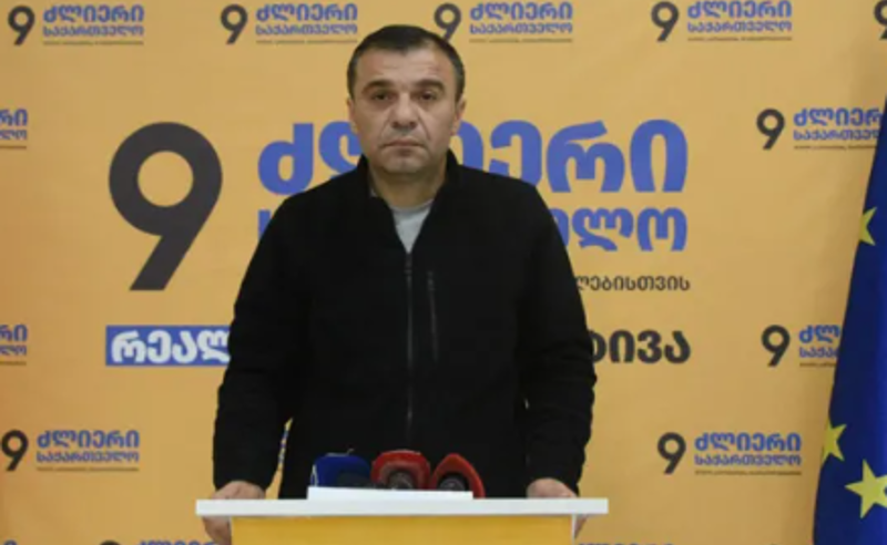 ზუგდიდში "ძლიერი საქართველოს" დამკვირვებელი სცემეს - ლევან სამუშია მოსყიდვის ფაქტებზეც საუბრობს 