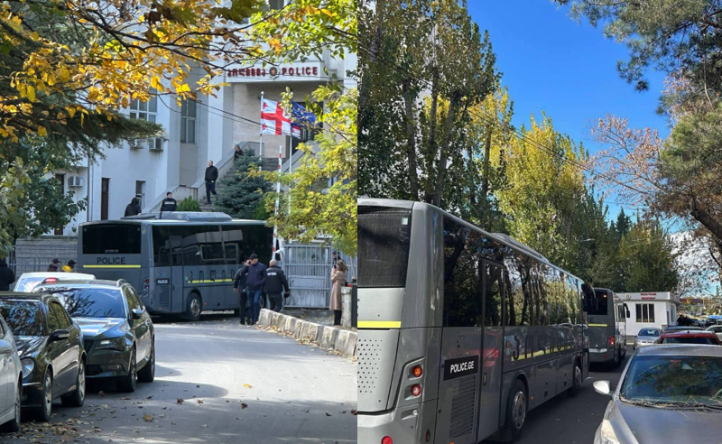 დიღმის მთავარი სამმართველოს ეზოში გდდ-ს თანამშრომლებით სავსე ავტობუსები შეიყვანეს 