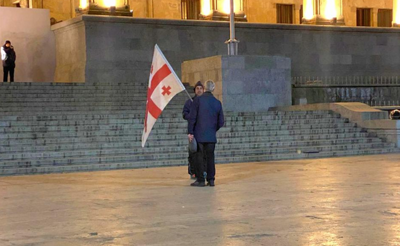 ერთი კაცის პროტესტის ძალა - რას წერს საქართველოში გერმანიის ელჩი 
