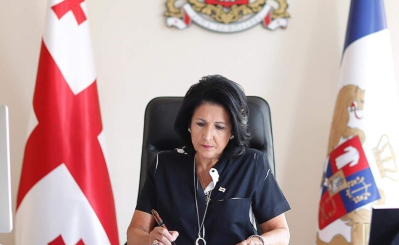 პრეზიდენტმა 11 მსჯავრდებული პირი შეიწყალა