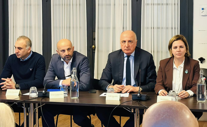 "ქართულმა ოცნებამ" "სახლის გასაღები უნდა დააბრუნოს" - ჯაფარიძე EU-ს დელეგაციასთან შეხვედრის შემდეგ