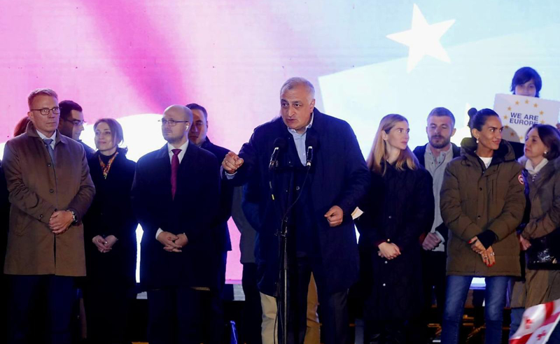 როცა მეგობარს, სტუმრად ჩამოსულ კაცს შეურაცხყოფას აყენებ, ეს არც ქართულია და არც კაცური - მამუკა ხაზარაძე