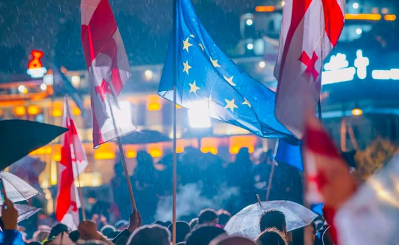 საპროტესტო მსვლელობა დაიწყო - მოქალაქეები სხვადასხვა ლოკაციებიდან რუსთაველის გამზირისკენ მიემართებიან 