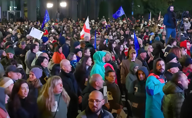 "დაიბრუნე ხმა" -  პარლამენტთან საპროტესტო აქცია დაიწყო 