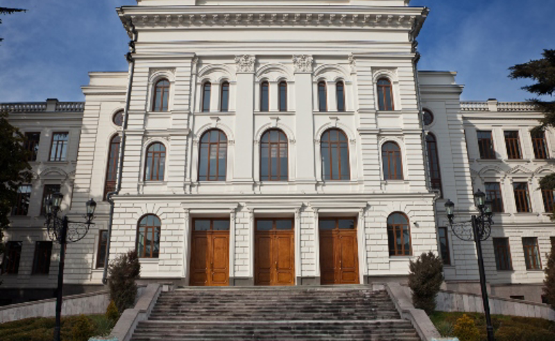 პროტესტი თბილისის ცენტრში - თსუ-ში ლექციები  უქმდება
