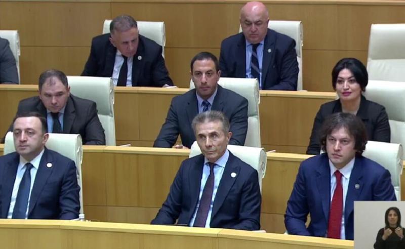 ერთპარტიულმა პარლამენტმა 150-ვე წევრის უფლებამოსილება ცნო