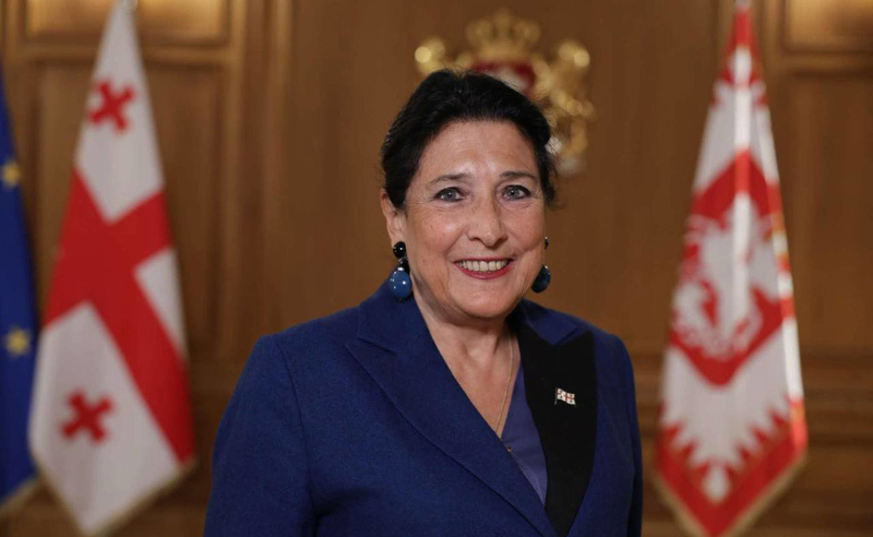 პრეზიდენტი: დაიხიეს კონსტიტუცია, მეცოდება კობახიძე